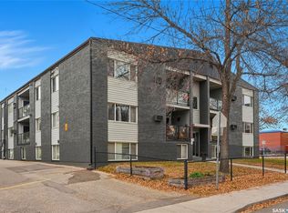 833 B Ave N #13, Saskatoon, SK S7L1E6