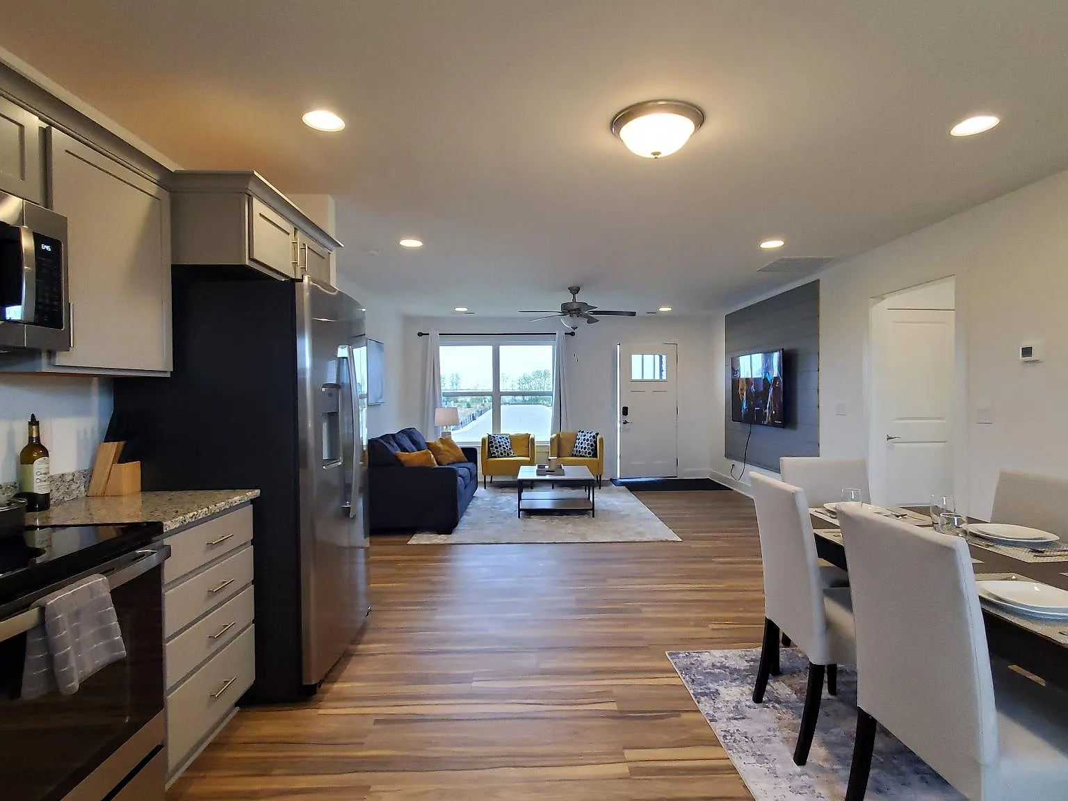 811 Wolf Run Park Blvd — Photo 2