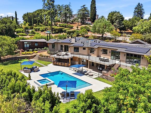 3rd image of 25600 Burke Ln