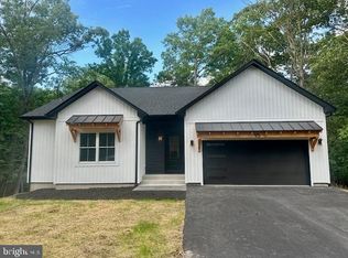 95 Northwood Cir, Cross Junction, VA 22625