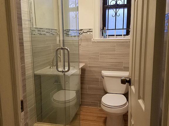 3rd image of 76 Romaine Ave APT 5