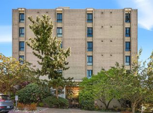 7 Highland Dr APT 202, Seattle, WA 98109