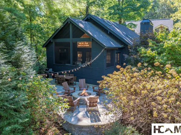 17 Club Cottages Way, Lake Toxaway, NC 28747