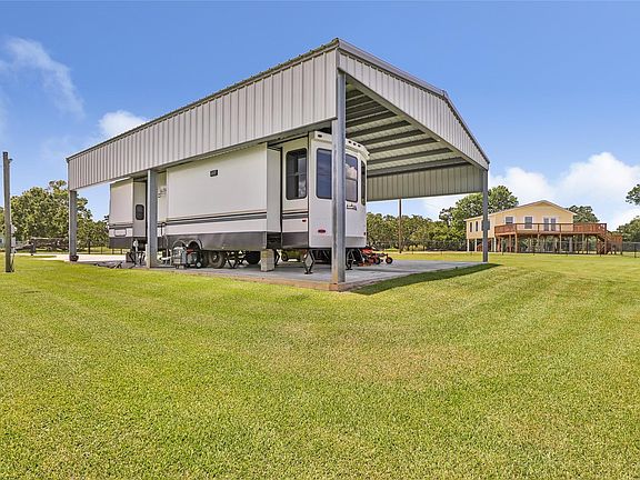 5th image of 313 Oak Island Dr