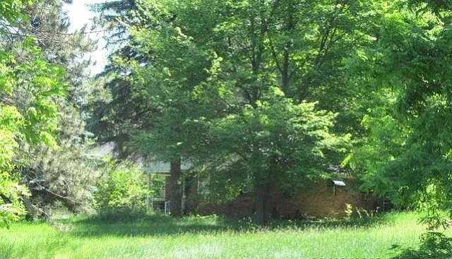2492 Academy Rd photo 1