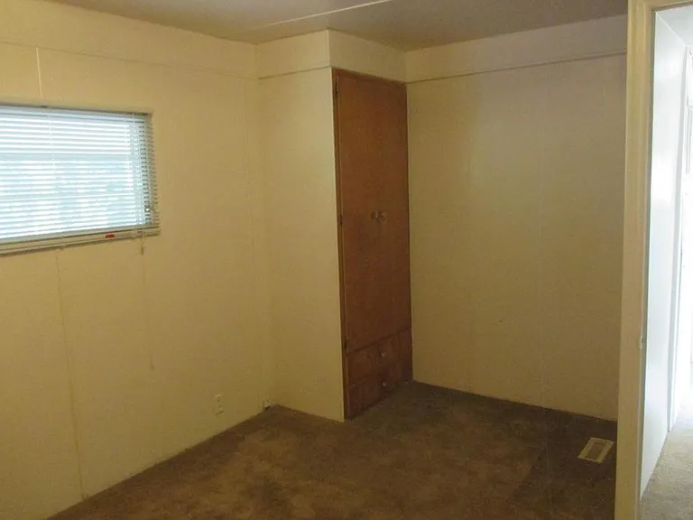 1074 W Johnston Ave — Photo 11
