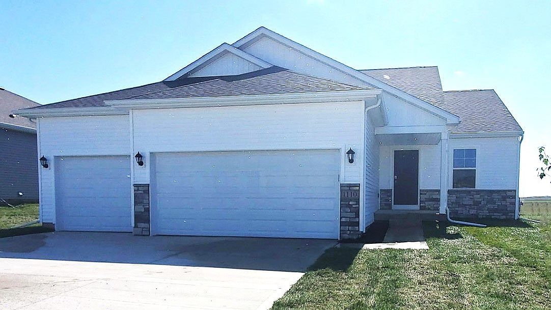 1015 Northview Dr, Waukee, IA 50263 Zillow