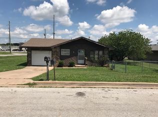 2658 W Farm Rd 164, Springfield, MO 65807