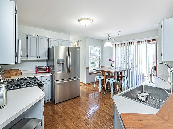 4th image of 840 Peachtree Ct