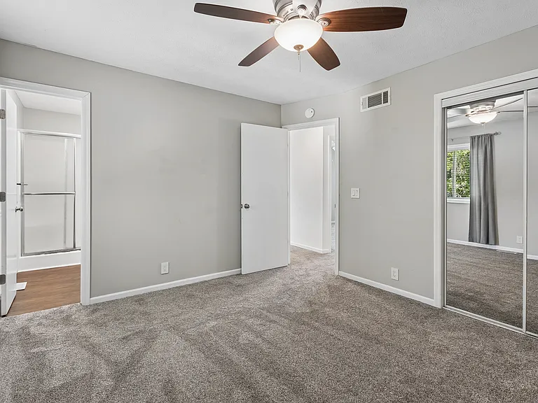 6005 N 126th Ave — Photo 11