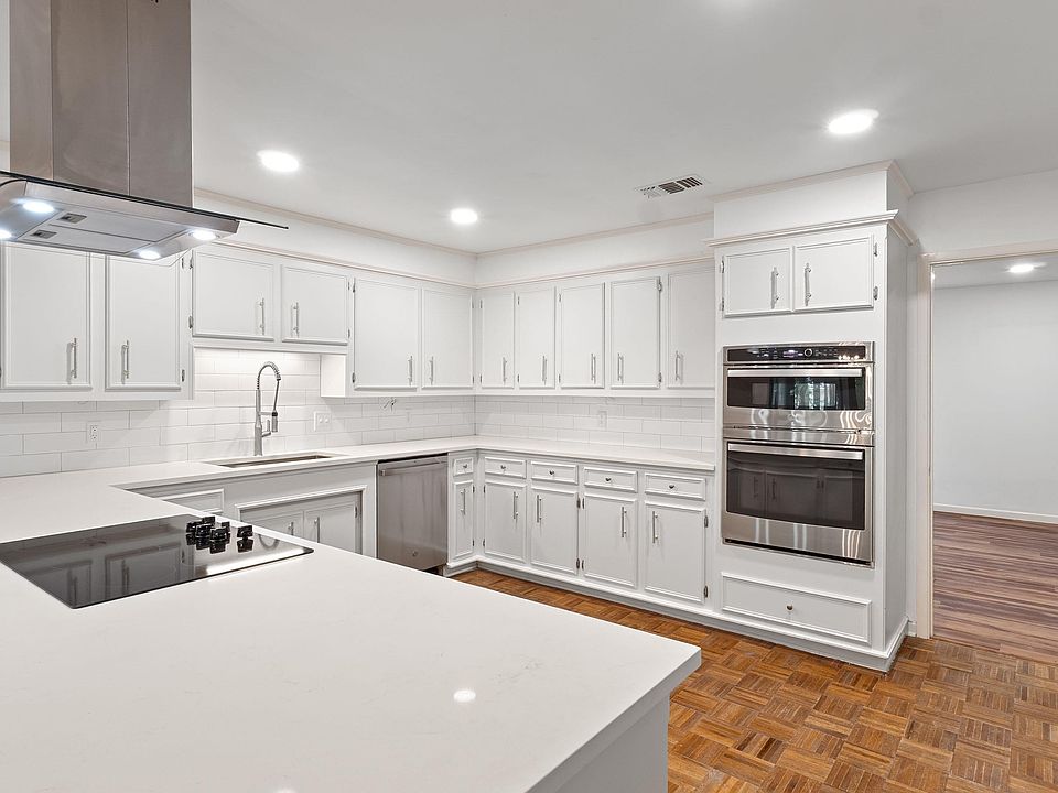 1st image of 23 Holly Ridge Dr