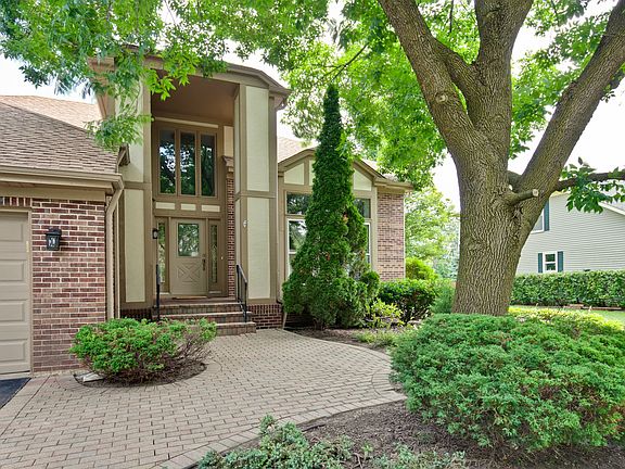 3rd image of 45 Saint Clair Ln
