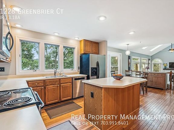 4th image of 21228 Greenbrier Ct