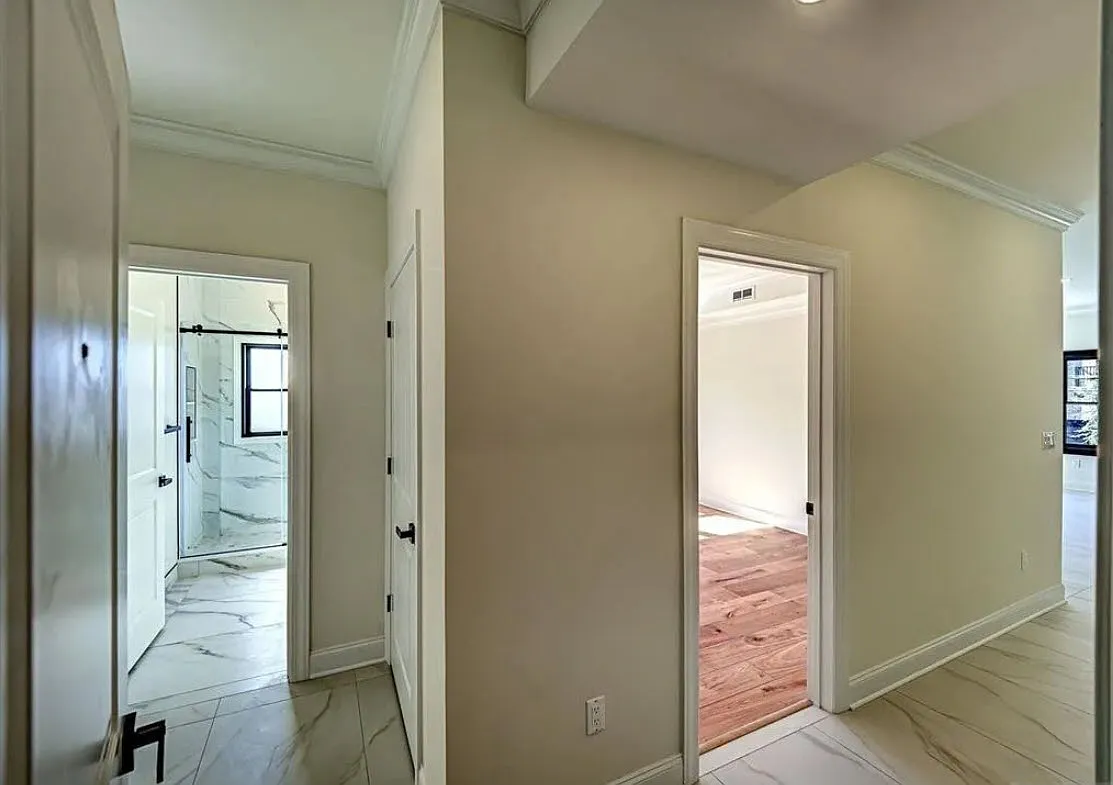 2 bed, 1100 sqft, $3,100 — Photo 4