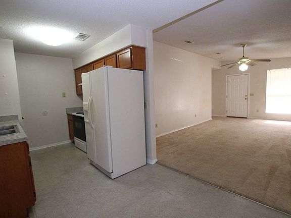 4th image of 416 Oak Knoll Ln