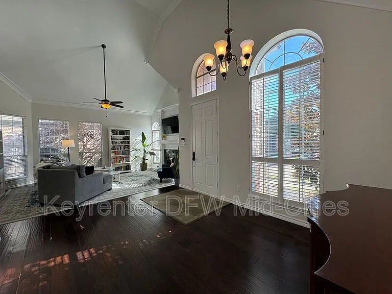 6213 Park Meadow Ln — Photo 4