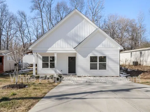 7805 Shadow Lawn Rd, Charlotte, NC 28269