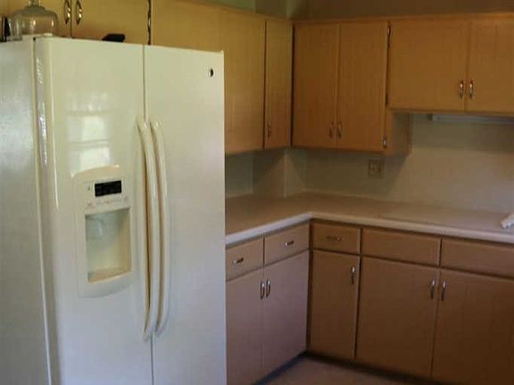 4th image of 2721 Anderson Dr