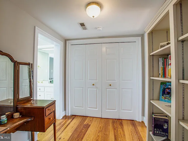 507 Hanover St — Photo 23