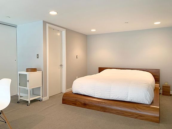 3rd image of 1325 Indiana St Unit 207