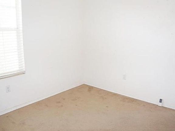 3rd image of 10524 Ramah Dr NW