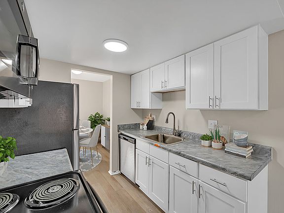 4th image of 25500 W Twelve Mile Rd #14101