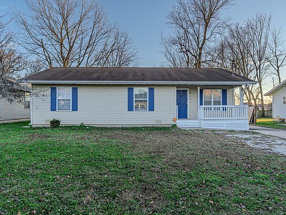 2nd image of 3200 W Lynn Street