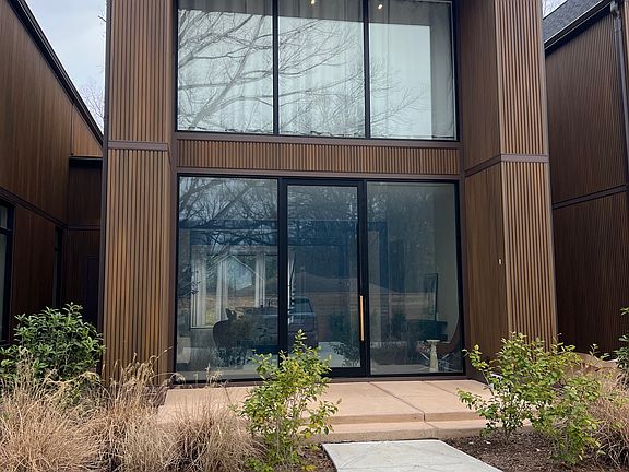 2nd image of 5500 Carmel Rd #102