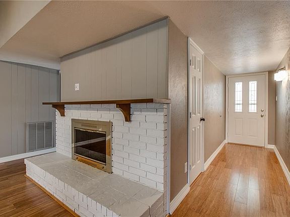 5th image of 2706 Cedar Elm Ln