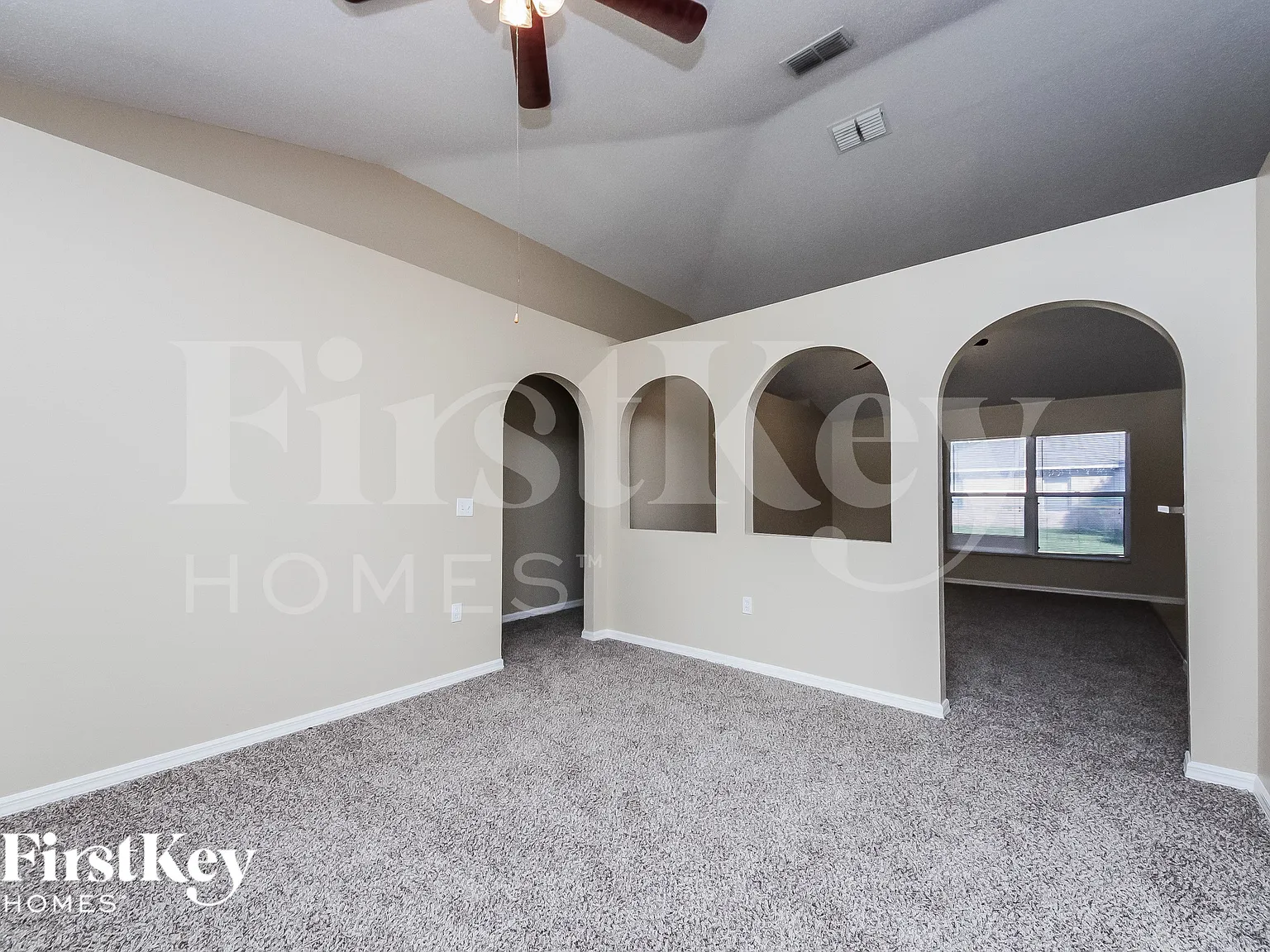 3 bed, 2.0 bath, 1704 sqft, $1,490 — Photo 3