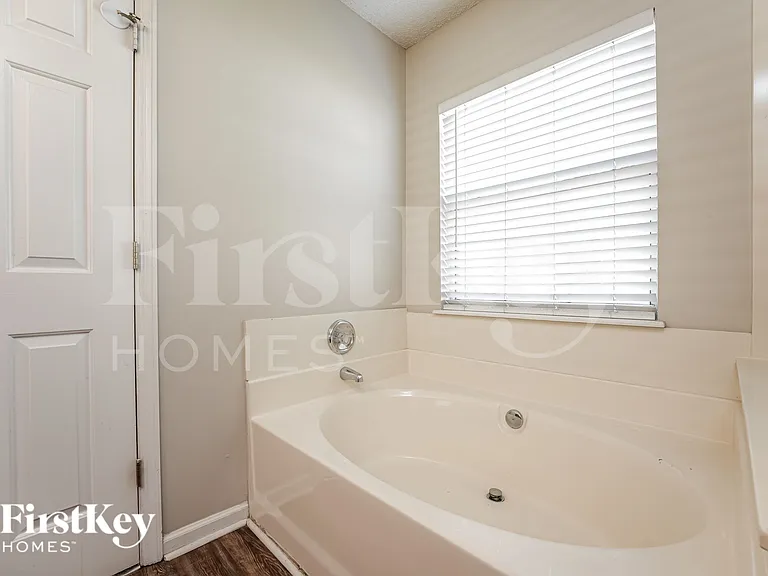 7983 Long Shadow Ln — Photo 11