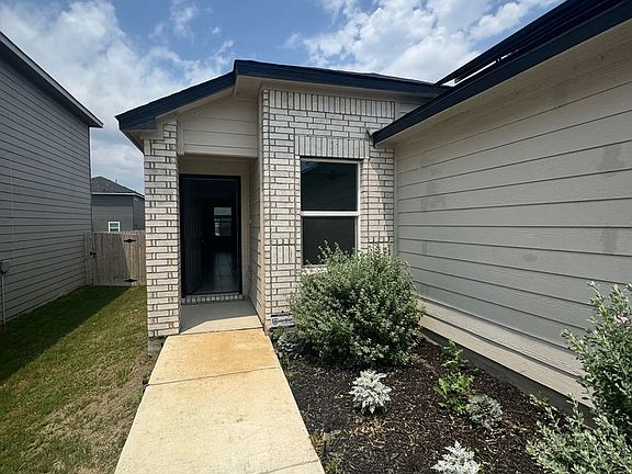 4th image of 8517 Barefoot Ln