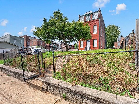 3rd image of 2209 Shenandoah Ave