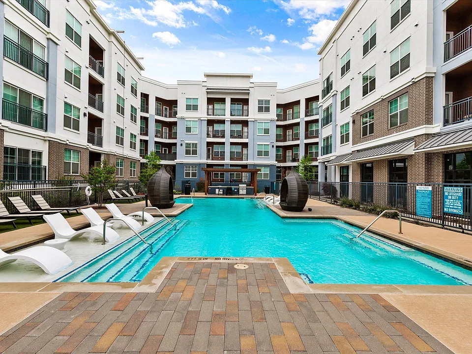 Shoreview Flats