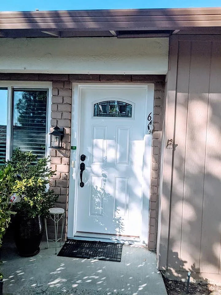 64 Fountainhead Ct — Photo 1