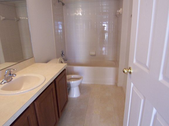 3rd image of 152 Columbia Dr