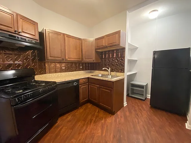 2104 N Seminary Ave #2 — Photo 3