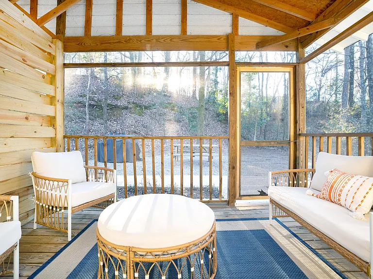 Private Screened in Back Porch