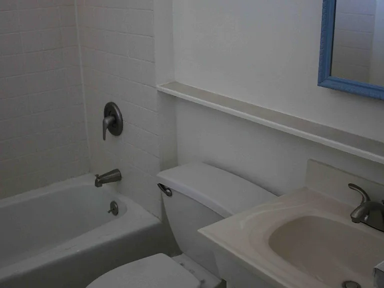 1805 E Blacklidge Dr #B — Photo 8