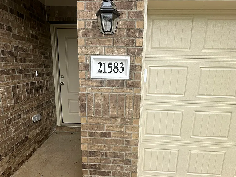 21583 Casavatore Dr — Photo 2