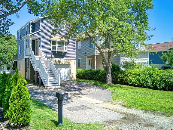 3rd image of 807 Mckinley Avenue