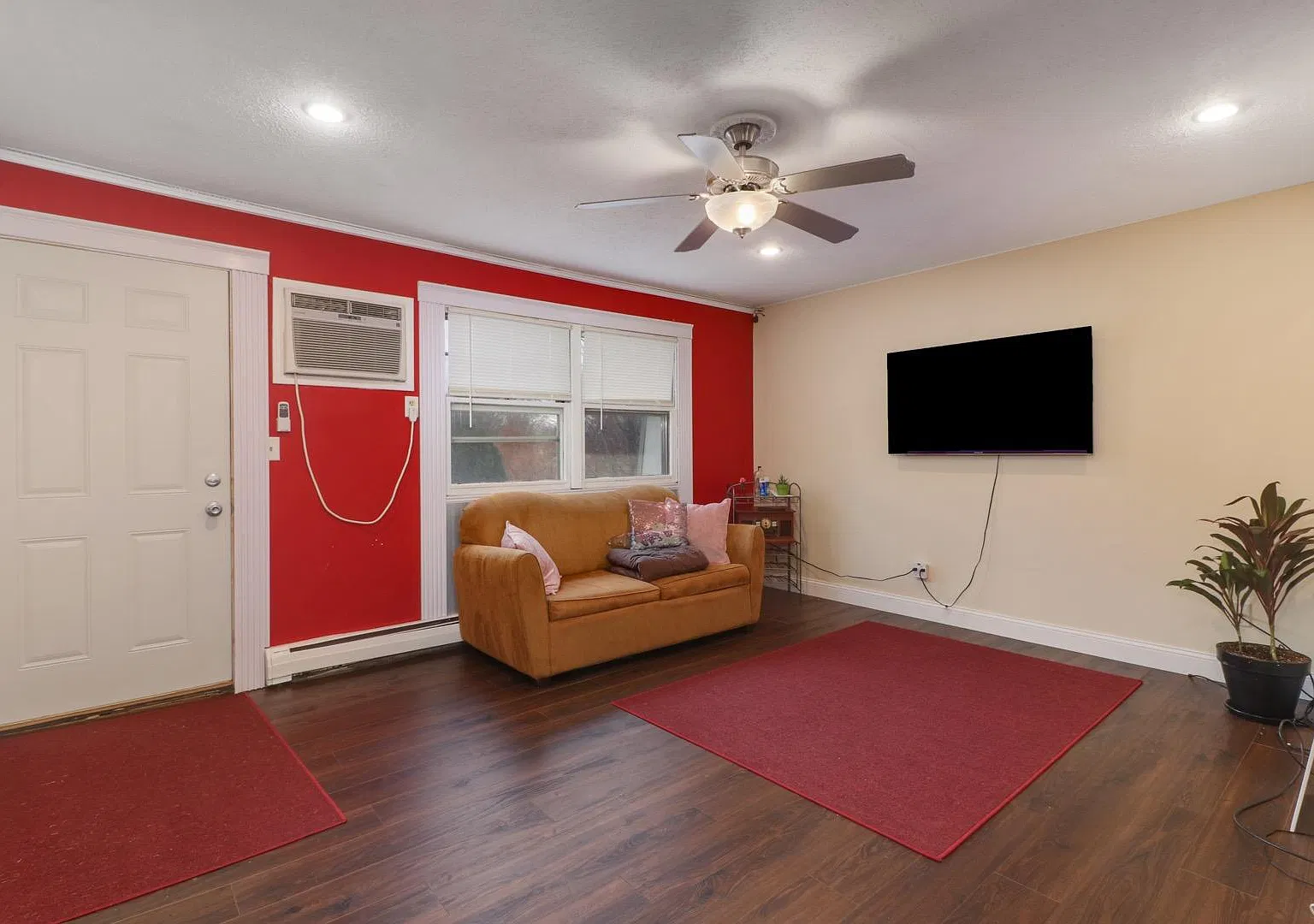 2 bed, 800 sqft, $1,070 — Photo 3