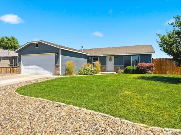 127 Northstone Parkway, Zillah, WA 98953