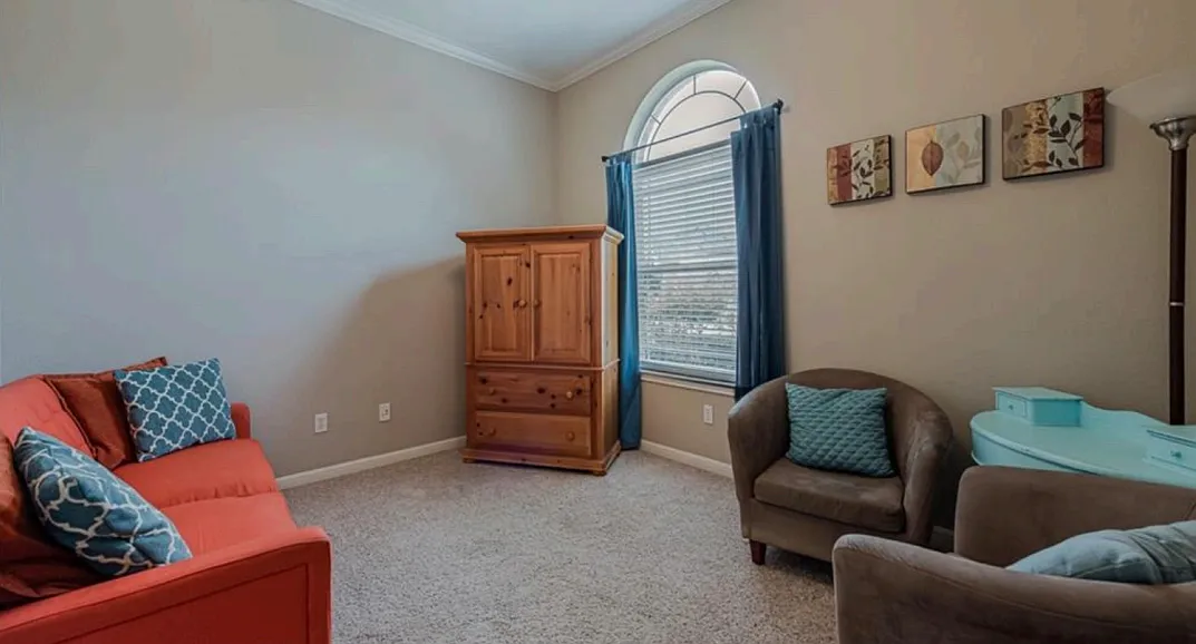 4 bed, 3183 sqft, $3,150 — Photo 3