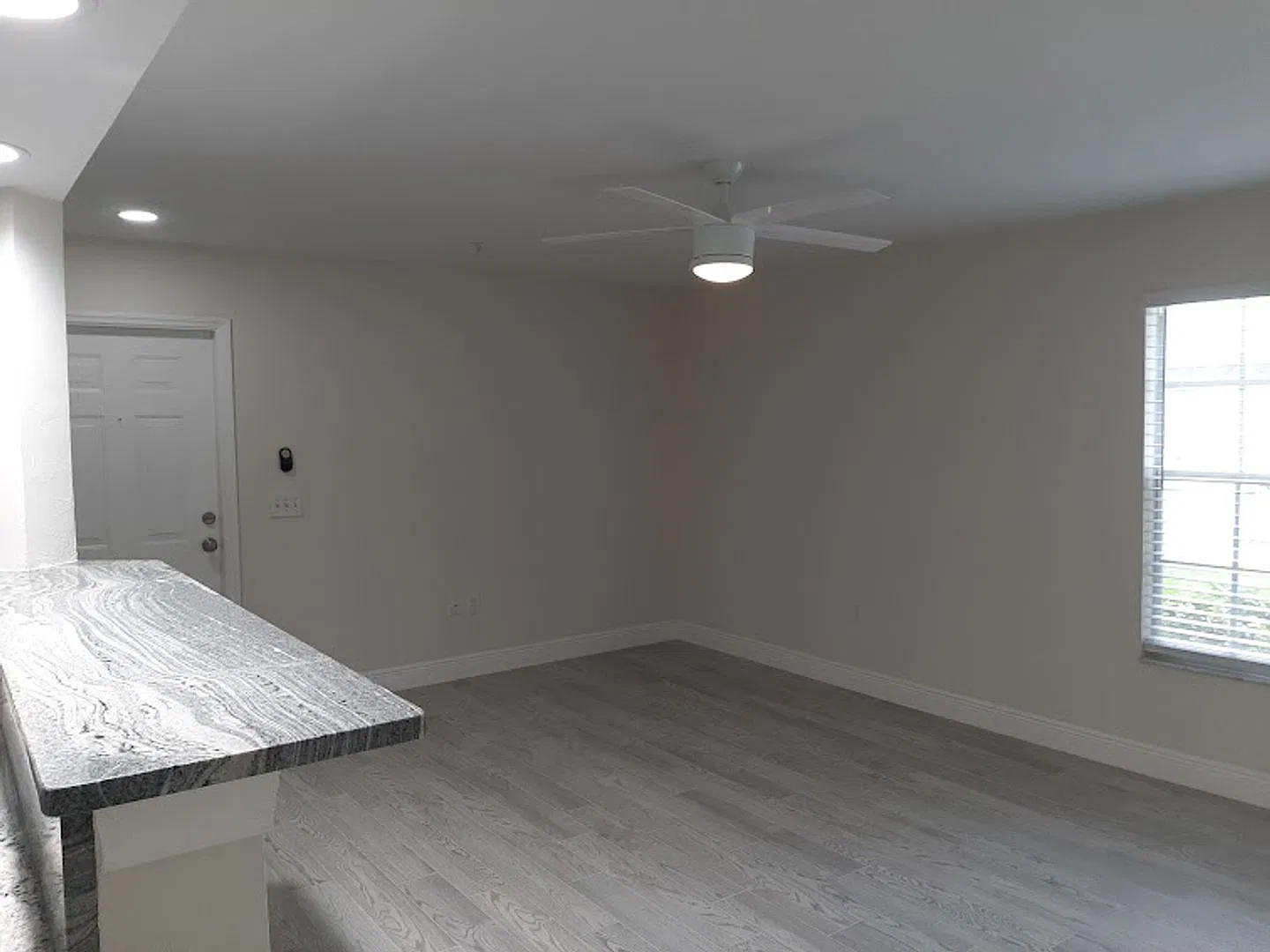 Beautiful ground floor 2/2 condo off Del Prado — Photo 3