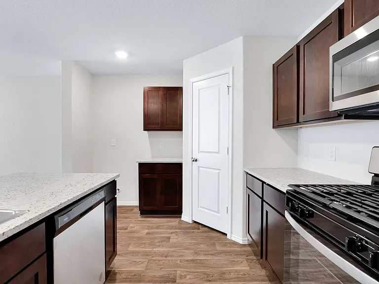 13512 Waxman Spark — Photo 9