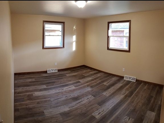 5th image of 849-851 Abrams St