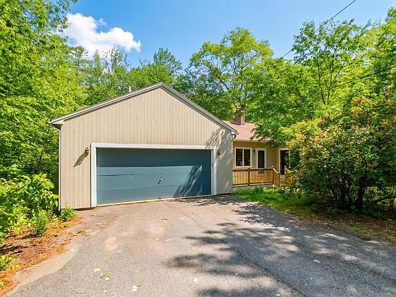 3rd image of 12 Poplar Drive