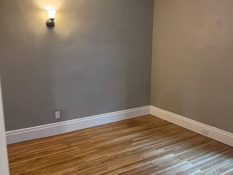 145 Southside Pkwy #4 — Photo 2