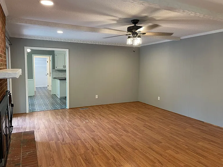 7942 Lake Vista Dr — Photo 19